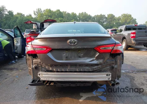 2020 Toyota Camry Se/Se Night Shade z USA, uszkodzony, nr VIN 4T1G11BK9LU005688